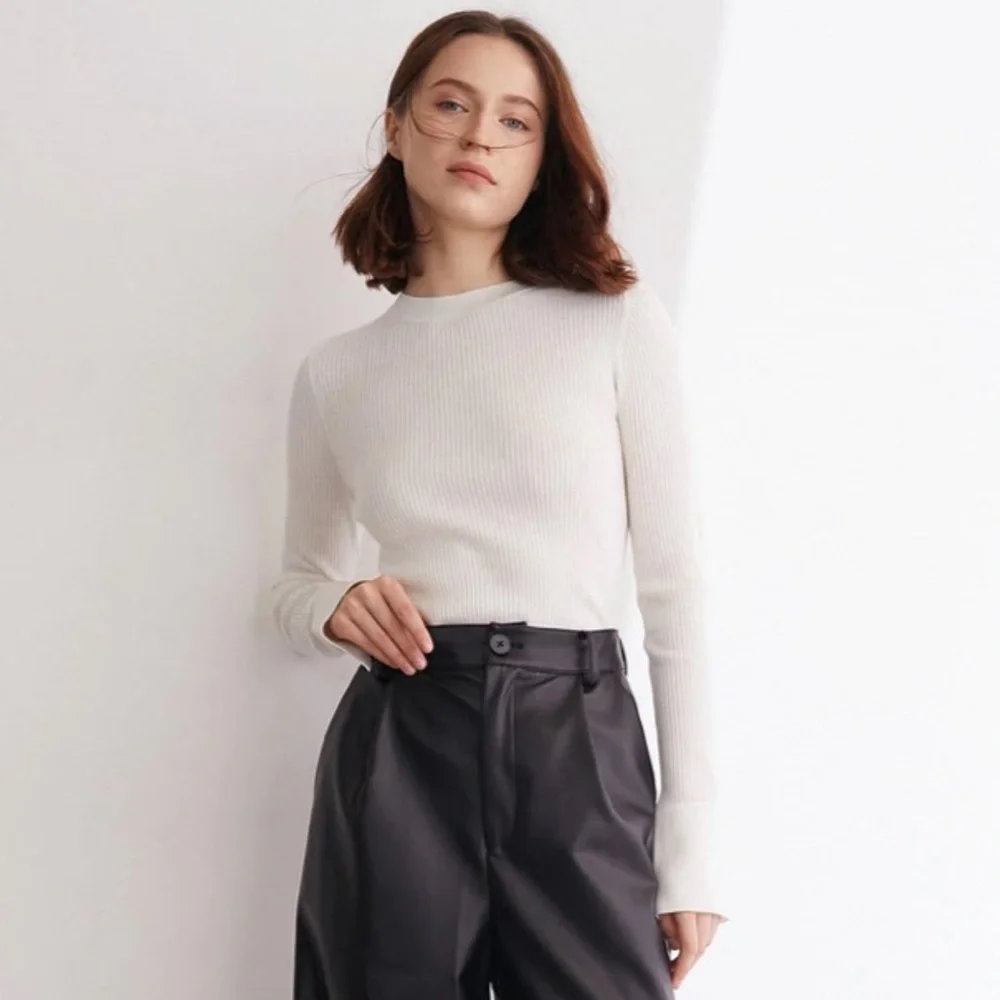 Jareth White Premium Wool Ribbed Sweater - Picture 3 of 4